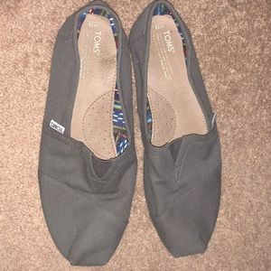 Toms